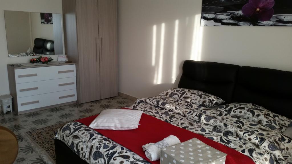 Lian Room B&B Caserta Camera foto